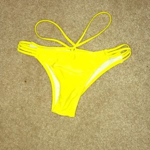 Yellow bikini bottom (small)